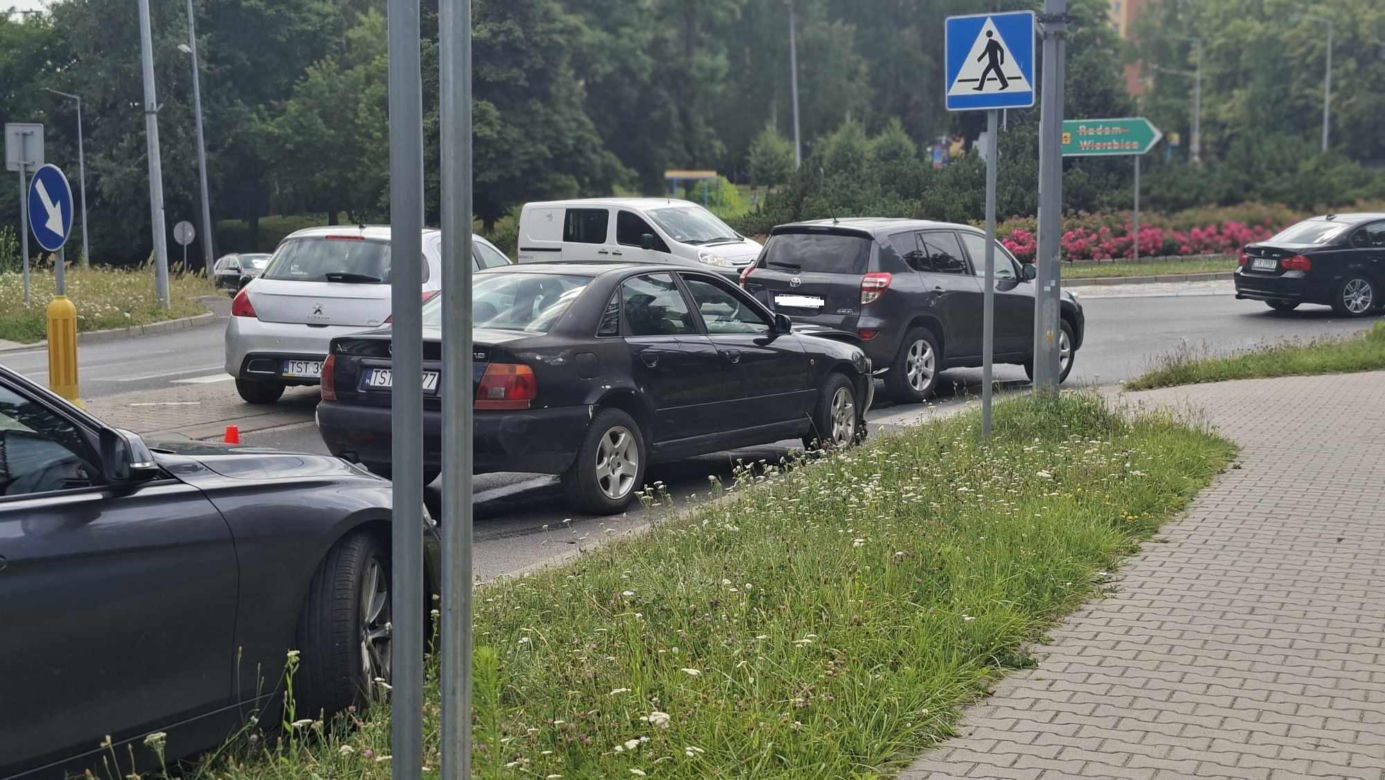 Wypadek u zbiegu ulic Radomskiej i Kaczyńskiej