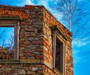 Ruiny Pałacu w Podzamczu Piekoszowskim