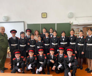 Z setek tysięcy kadetów Kreml pozyskuje żelazne kadry dla armii