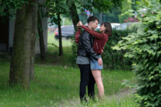 M jak miłość odc. 1898. Tomek Kubicki (Chris Cugowski), Justyna (Marta Malinowska)