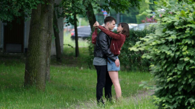 M jak miłość odc. 1898. Tomek Kubicki (Chris Cugowski), Justyna (Marta Malinowska)