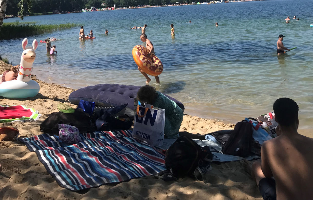 Wszyscy pojechali nad wodę! Tak wyglądała niedziela nad jeziorem Białka [ZDJĘCIA]