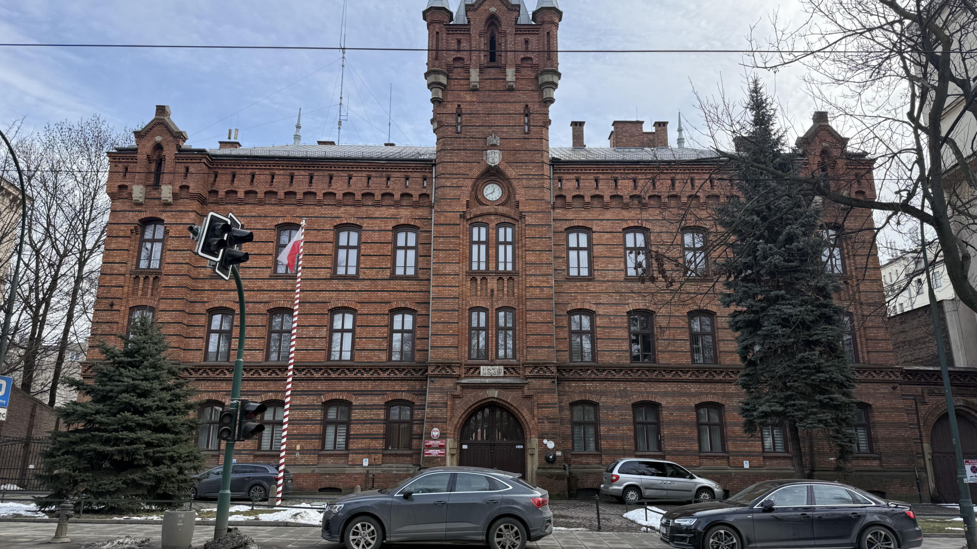 Komenda PSP w Krakowie zachwyca piękną elewacją z czerwonej cegły