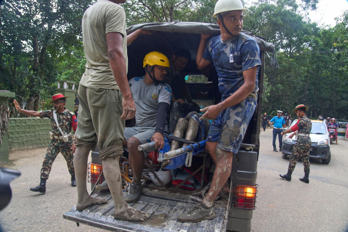 Horror w Nepalu. Odnaleziono zwłoki 270 osób. 1300 zaginionych!