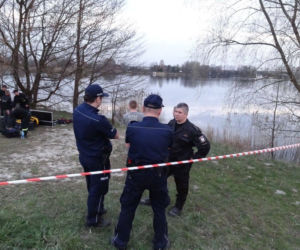 Z zalewu w Kryspinowie wyłowiono ciało mężczyzny [ZDJĘCIA]