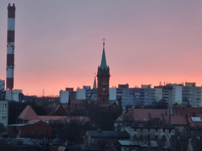 To miasto na Śląsku zachwyca perłami architektury. Zabytkowe osiedla robią wrażenie!