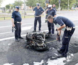 Warszawa. Motocykl spłonął na ulicy Broniewskiego
