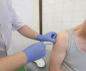 Pierwsze szczepienia przeciwko covid-19 w Lesznie. Dziś zaszczepiono 30 osób