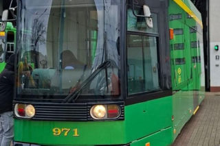 Pierwszy tramwaj z Bonn już w Poznaniu. Zastąpi wysłużone „kanciaki”