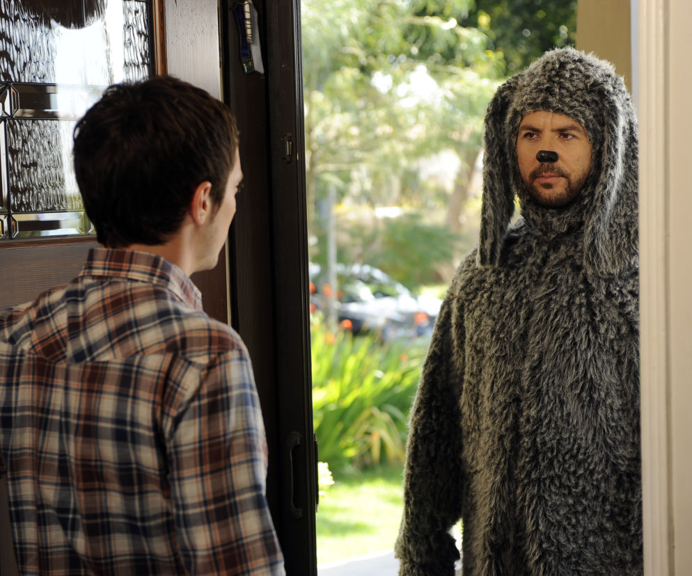 Wilfred. Ryan Newman (Elijah Wood), Wilfred (Jason Gann)