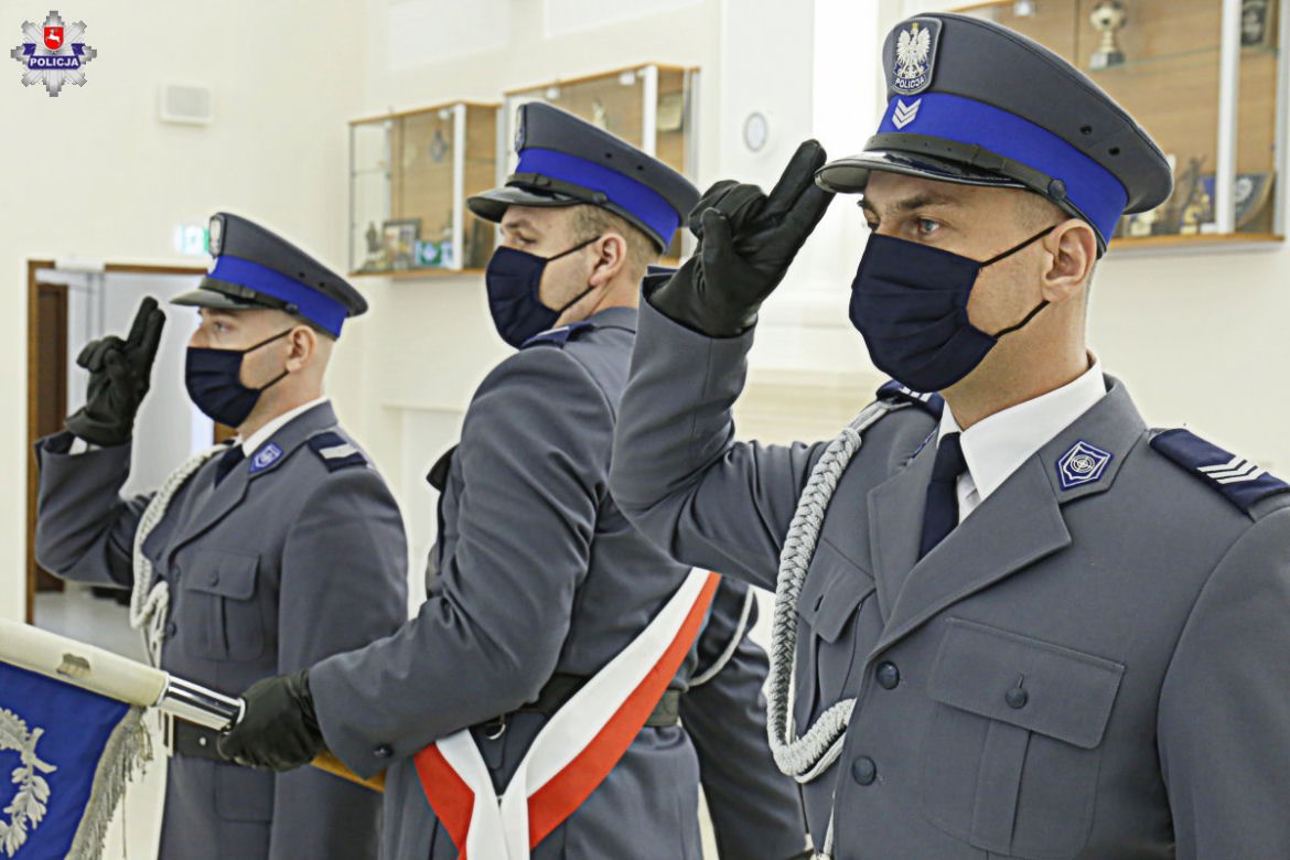 NOWI POLICJANCI w Lubelskiem. 49 funkcjonariuszy złożyło ślubowanie [ZDJĘCIA]