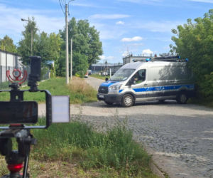 Pożar w fabryce dronów wojskowych w Skarżysku-Kamiennej. Policja bada przyczyny, ulica zablokowana