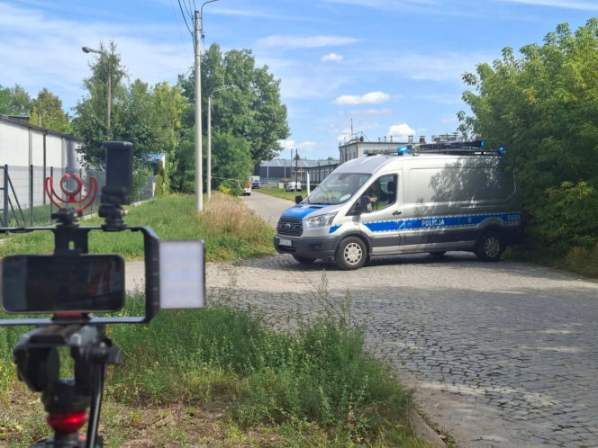 Pożar w fabryce dronów wojskowych w Skarżysku-Kamiennej. Policja bada przyczyny, ulica zablokowana