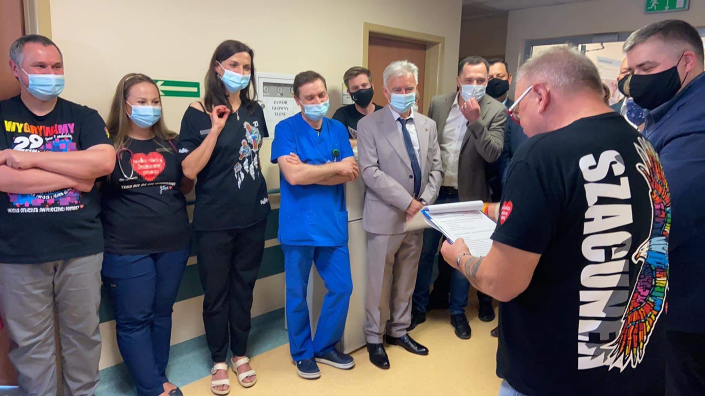 Jurek Owsiak otworzył specjalistyczny pododdział dla noworodków im. WOŚP w Bochni 