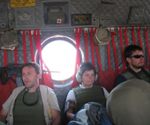 Czy korespondent wojenny powinien mieć broń? Dziennikarz na froncie