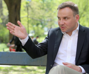 DUDA KŁÓCI SIĘ Z KOPACZ.