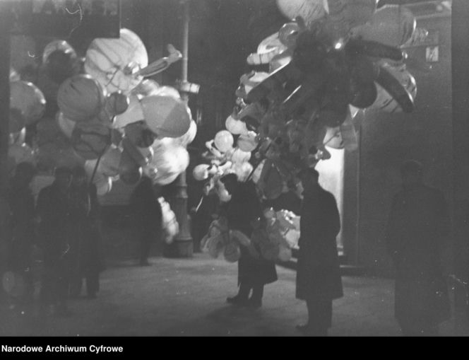 Sylwestrowe bale w II RP. Elegancja, szampan i mazur o północy