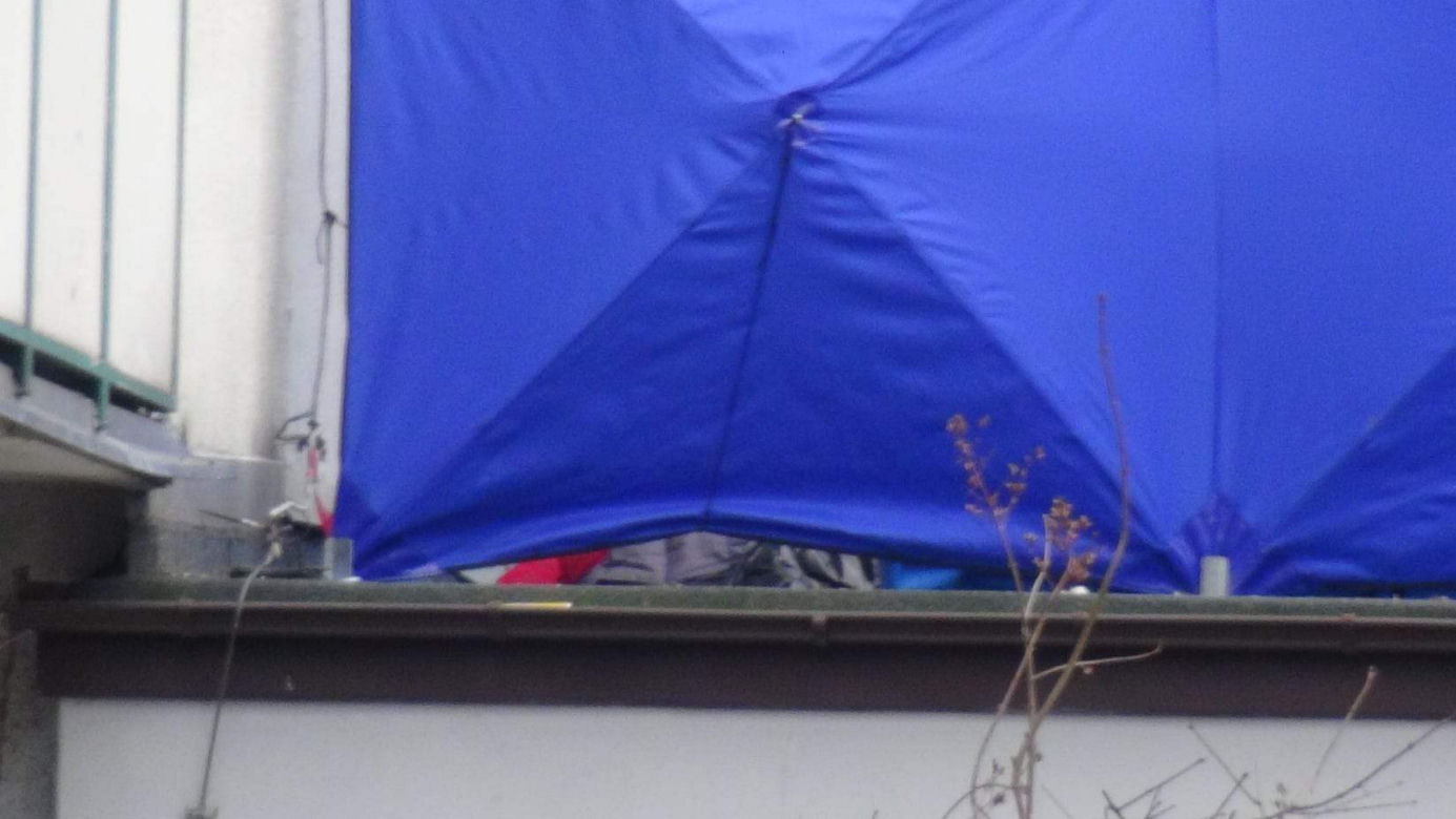 Tragedia na Mokotowie. Spadła z 8. piętra na dach klatki schodowej. Nie żyje
