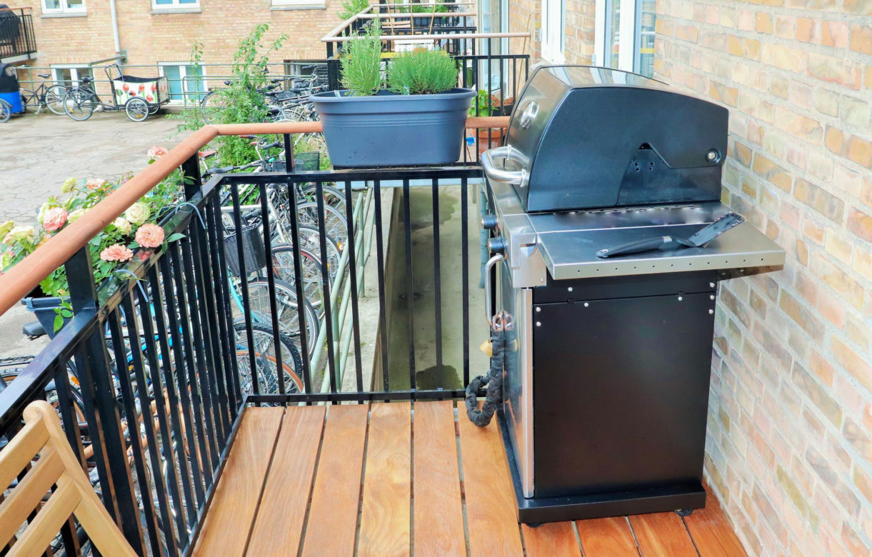Grill na balkonie w bloku