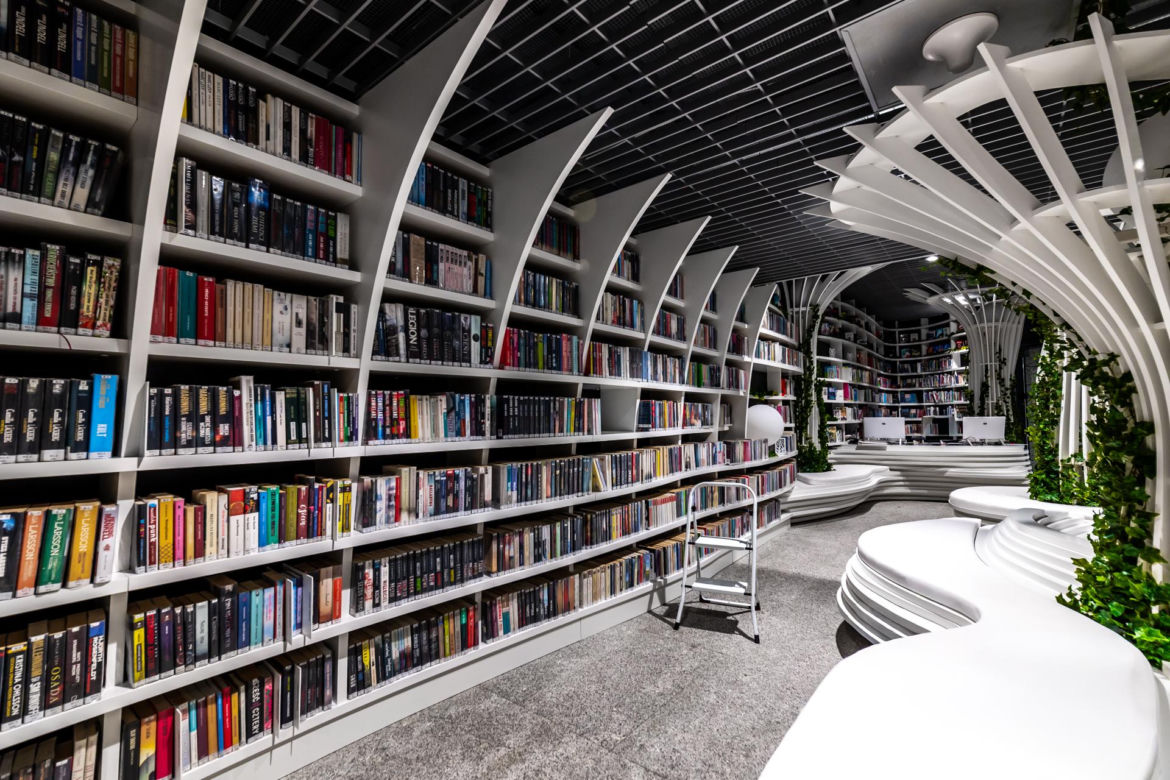 Metroteka – biblioteka na stacji metra M2 Kondratowicza w Warszawie