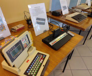 Wystawa retro komputerów w Bursie Międzyszkolnej w Lesznie