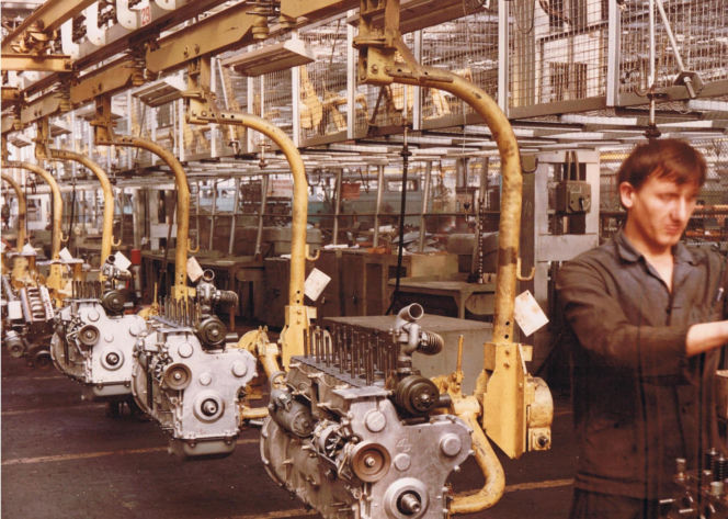 Archiwalne zdjęcia Fabryki Samochodów Ciężarowych (FSC) z lat 70. budzą ogromny sentyment, ale i smutek