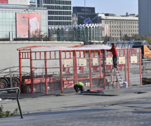 Dziwny obiekt w centrum Warszawy. Co tu powstaje? Stolica już stroi się na Boże Narodzenie!