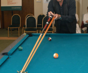 Karol Strasburger ćwiczy