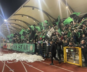 Cztery osoby zatrzymane po awanturze na trybunach. Pseudokibice zepsuli świeto piłki 