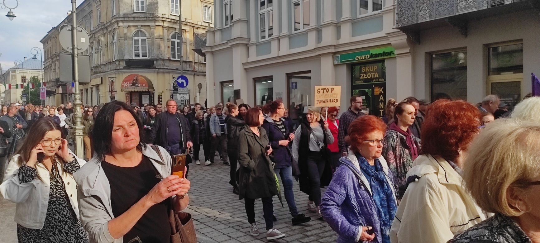 Protest kobiet "Ani jednej więcej!" w Kielcach (14 czerwca 2023)