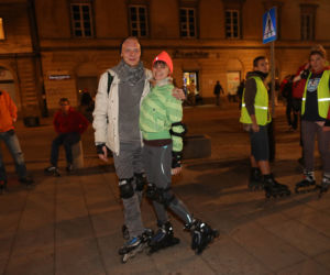 Nightskating. Warszawiacy przejechali stolicę na rolkach [Zdjęcia]