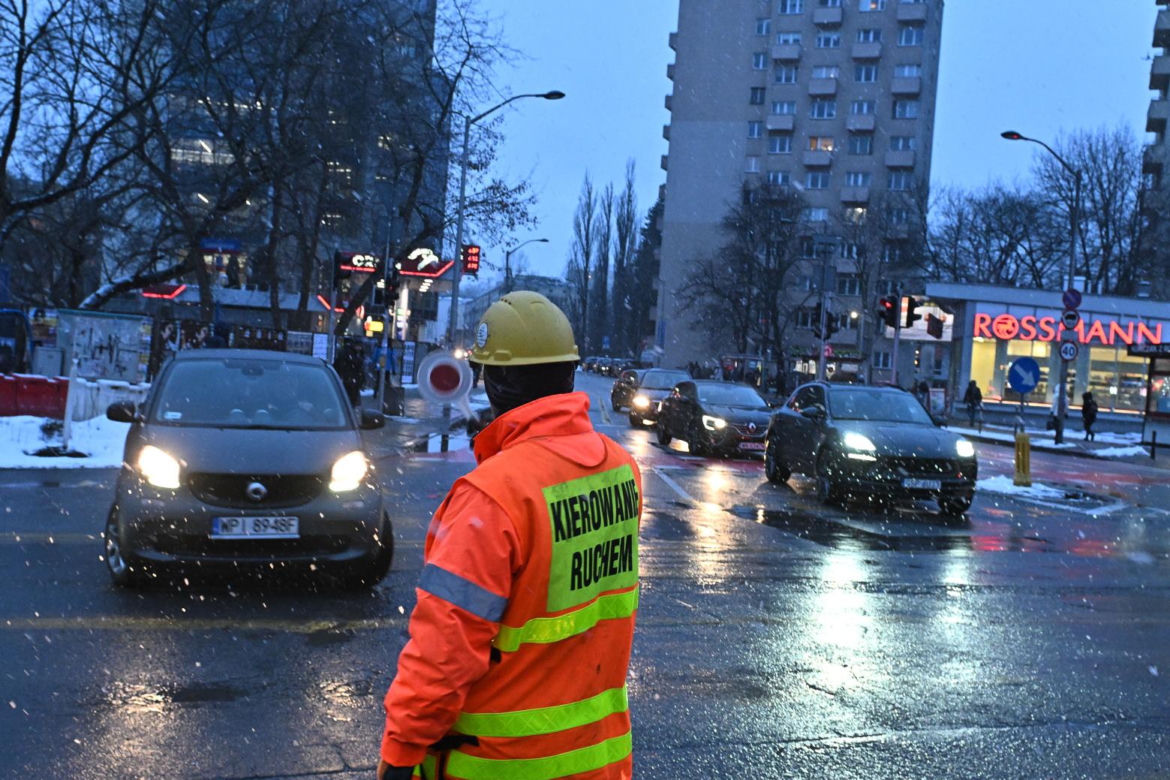 Paraliż na Mokotowie, zamknęli ważne skrzyżowanie. Kierowcy utknęli w korkach, autobusy na objazdach