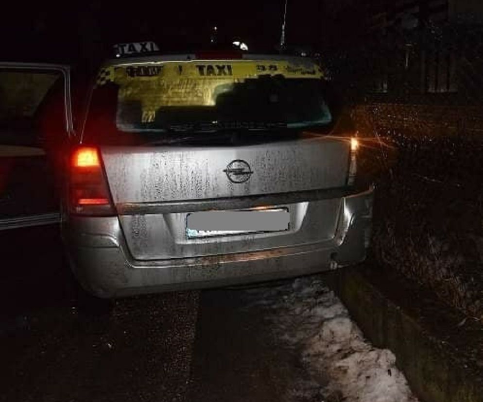 Pijany recydywista PORWAŁ taksówkę w Ostrowsku! Na widok policji zaczął uciekać