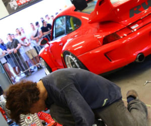 Akira Nakai San buduje Porsche 911 RWB