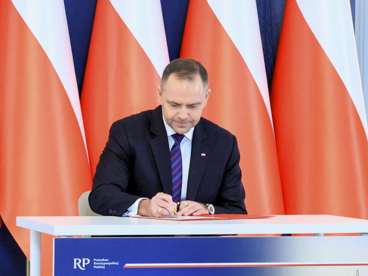 Jest ruch prezydenta ws. nominacji oficerskich dla funkcjonariuszy ABW. Rzecznik Naw…