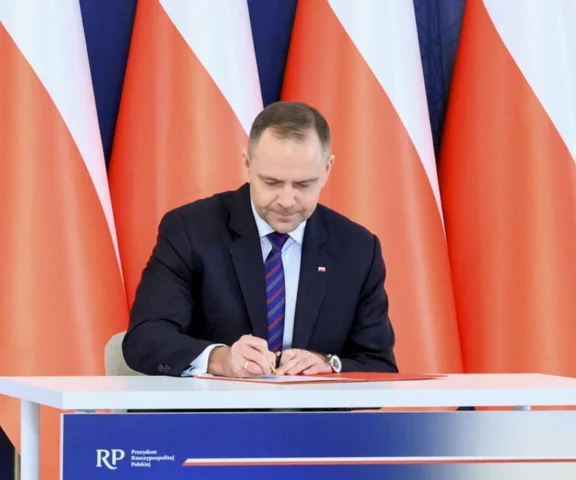 Decyzja Nawrockiego ws. nominacji oficerskich w ABW