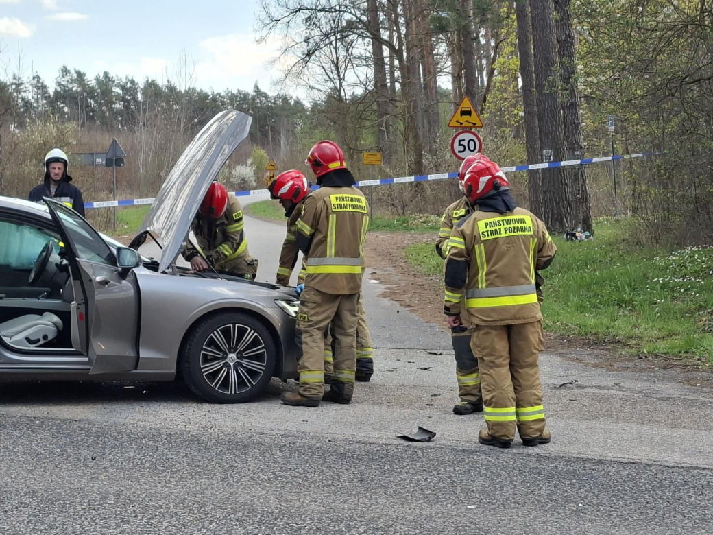 Tragedia na DK 42 Starachowice - Rudnik.  W wypadku zginął motocyklista
