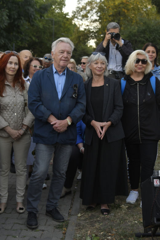 Na uroczystości pojawili się koledzy Mariana Kociniaka z teatru Ateneum  m.in. Marek Lewandowski i Maria Ciunelis 