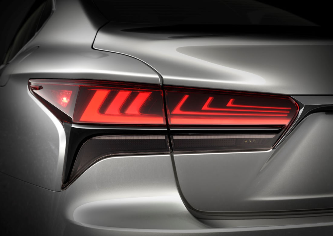 (2021) Lexus LS po liftingu