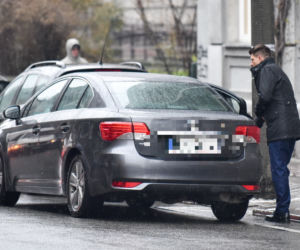 1publ_RYSZARD PETRU U FRYZJERA RZĄDOWĄ LIMUZYNĄ