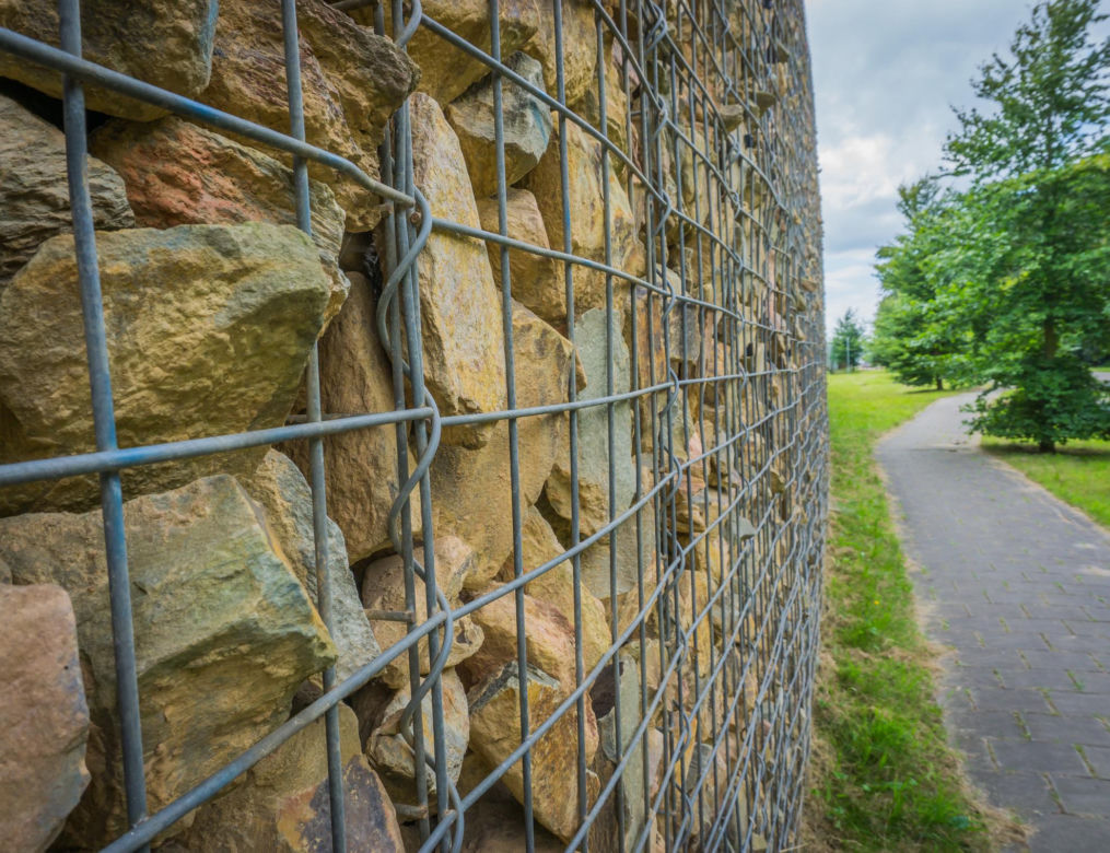 Modne i piękne ogrodzenia z gabionów - zobacz inspiracje