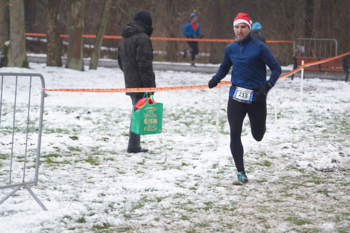 Wielkie ściganie w Myślęcinku! Za nami kolejny bieg City Trail 2022 [ZDJĘCIA]