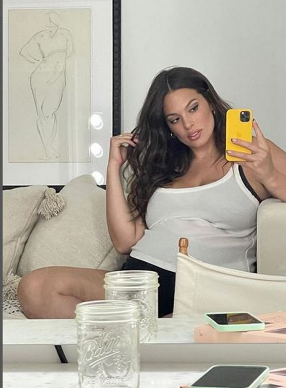 Ashley Graham urodziła bliźnięta. Pokazuje piękne zdjęcie i zdradza imiona maluchów
