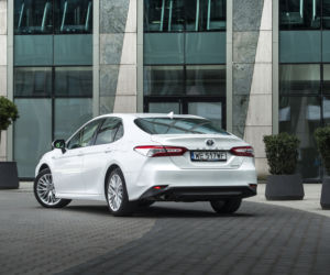 Toyota Camry 2.5 Hybrid 218 KM e-CVT Executive + VIP