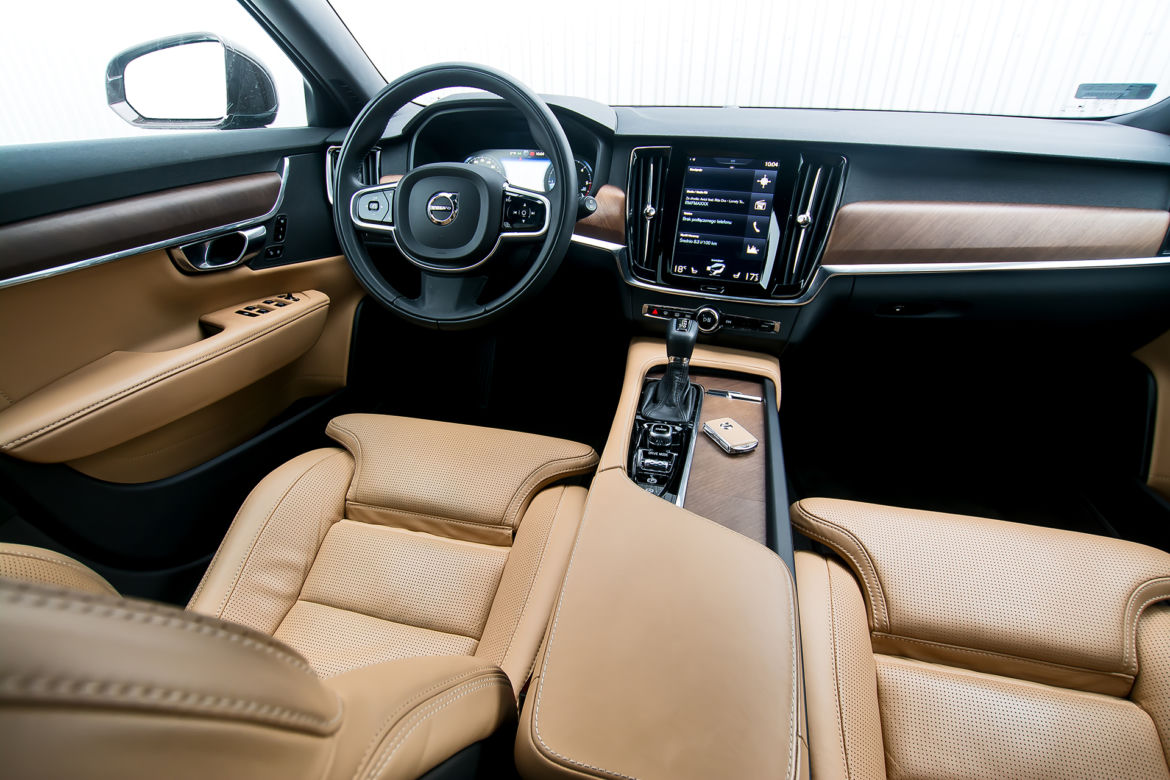 Volvo V90 D5 235 KM AWD Summum