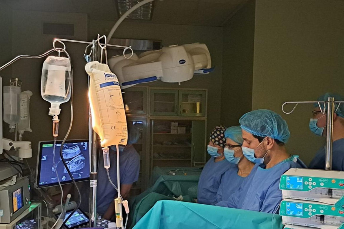 Zoperowali Tadziowi kręgosłup, gdy był jeszcze w brzuchu mamy. O Szpitalu Bielańskim mówi cały świat