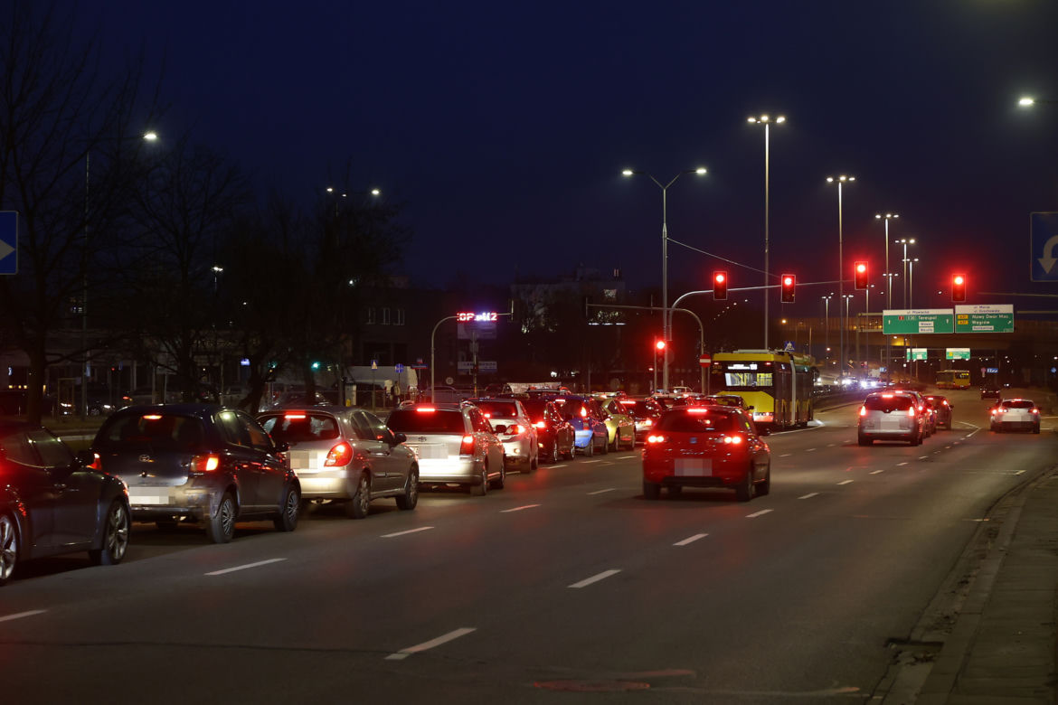 Gigantyczne korki na Ostrobramskiej. Wszystkiemu winien nowy buspas 