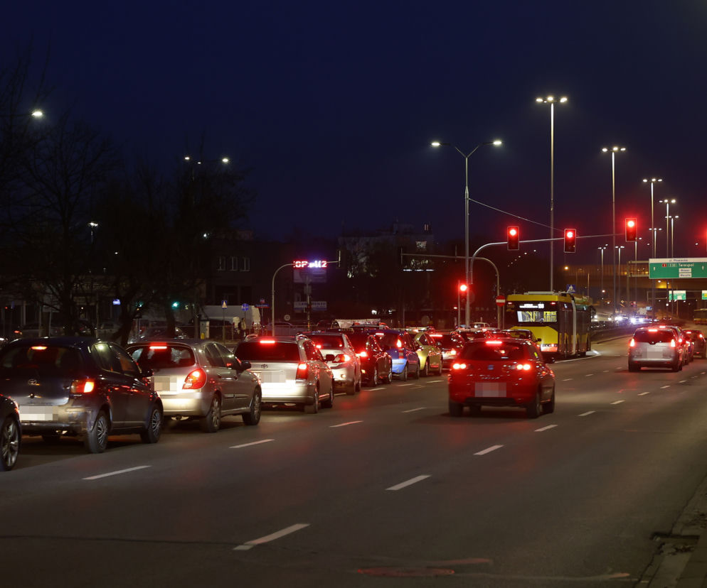 Gigantyczne korki na Ostrobramskiej. Wszystkiemu winien nowy buspas 