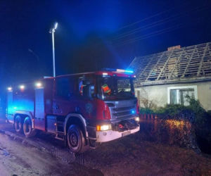 Dom byłego policjanta wyleciał w powietrze. Mężczyzna i jego żona są w ciężkim stanie