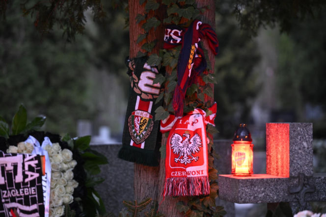 Tak wygląda grób Jacka Magiery po pogrzebie